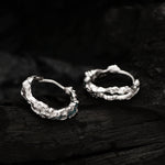 Chic Minimalist Wavy Hoop Earrings

