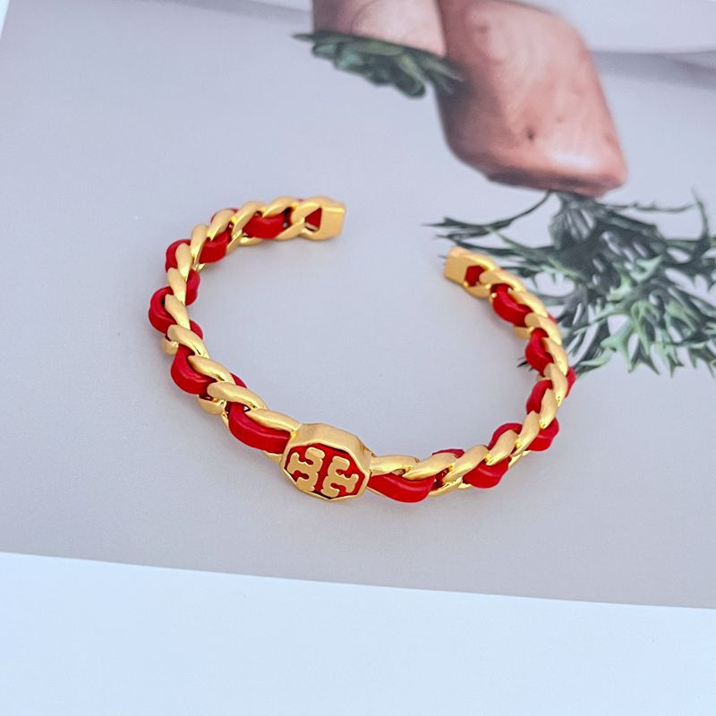 Offenes Cuff-Armband aus gewobenem Leder mit Logo-Plakette, goldfarbene Glieder & rot