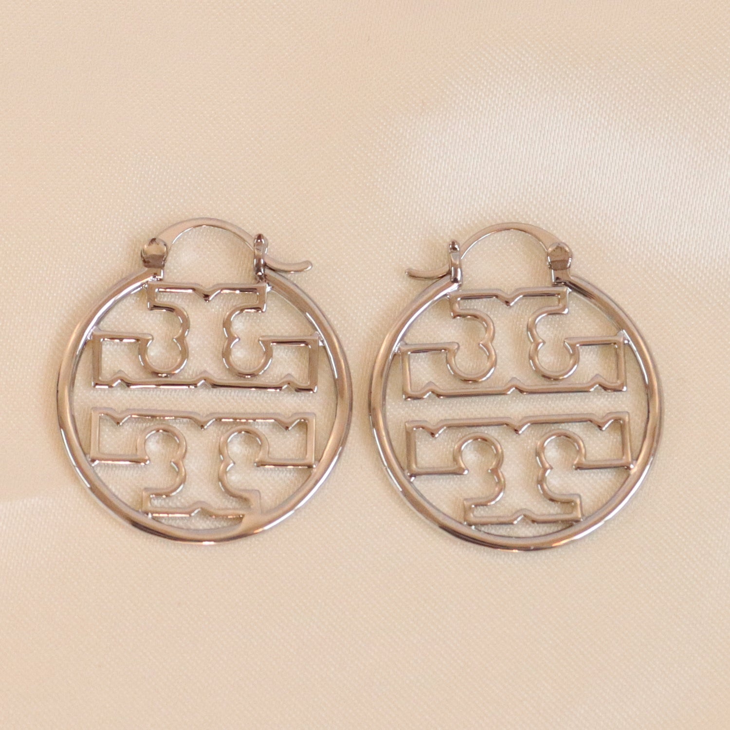Tory Burch openwork round large earrings