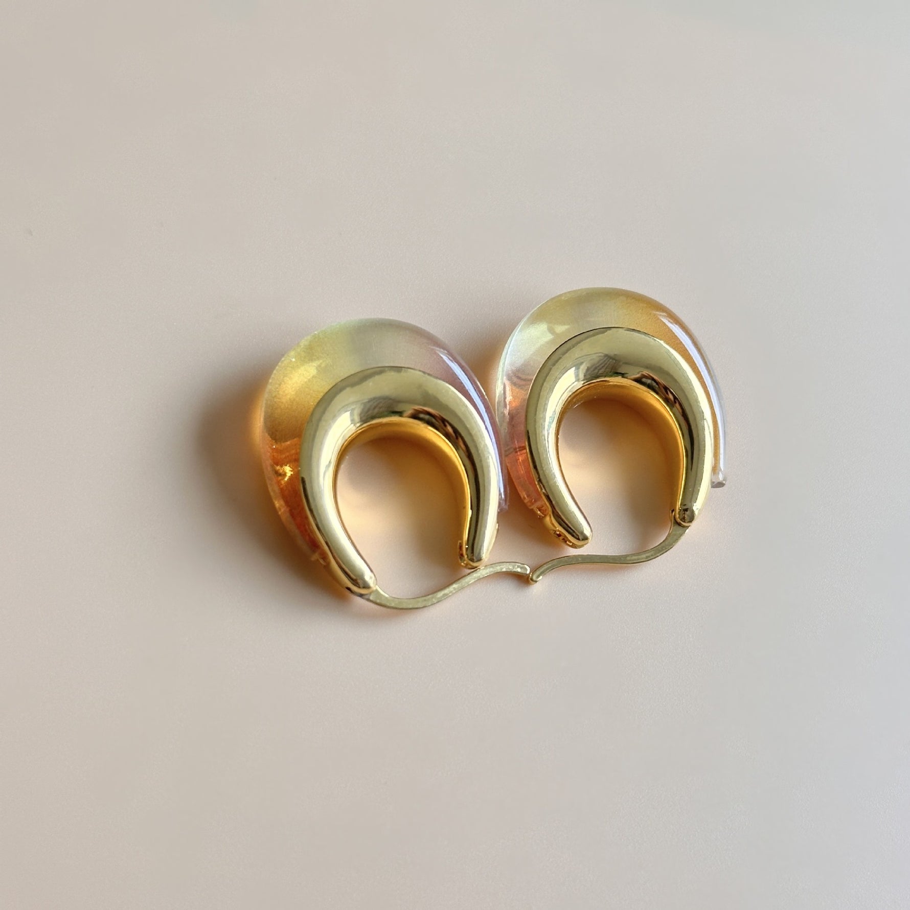 Ombré resin U-shaped hoop earrings, gold-tone with yellow and iridescent gradient finish