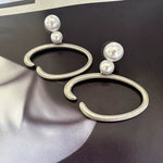 Vintage O-ring pearl earrings, white-gold finish with two white pearls