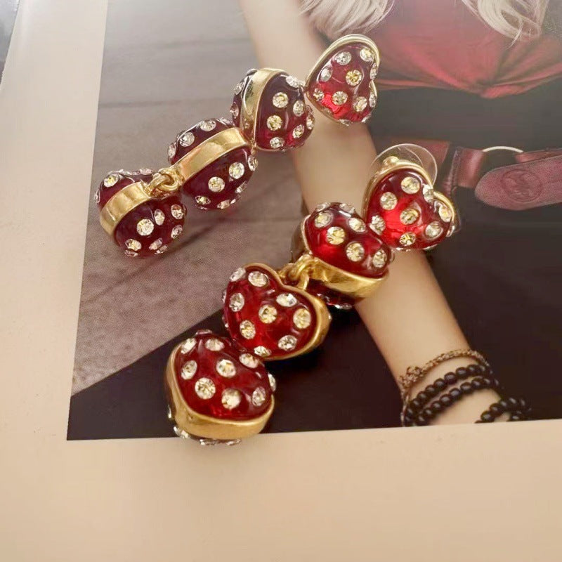 Sweet Vintage Heart Drop Earrings, rote Strass-Herzen mit goldfarbenen Fassungen