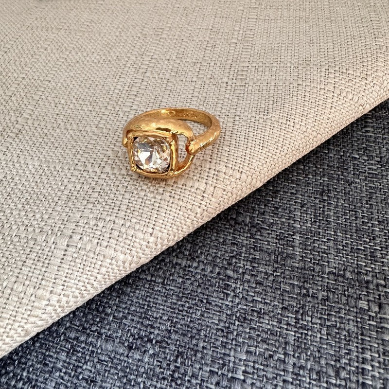 Vintage square ring with clear/white stone and textured gold setting