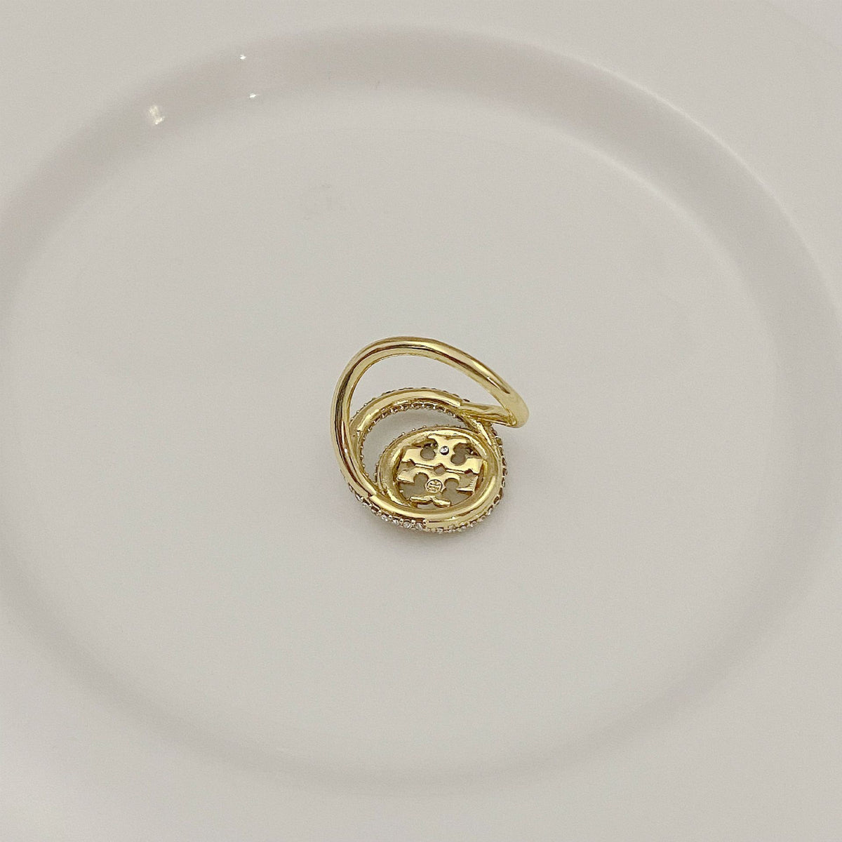 18K gold-plated double-band openwork ring with pavé detail