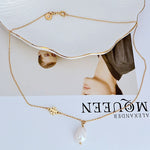 Freshwater-Pearl Halskette mit goldfarbener Kette, Kreuz-Charme und hängendem Perlenanhänger