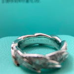 Tiffany Damenring – Innenseite mit Gravur auf dem Ringband