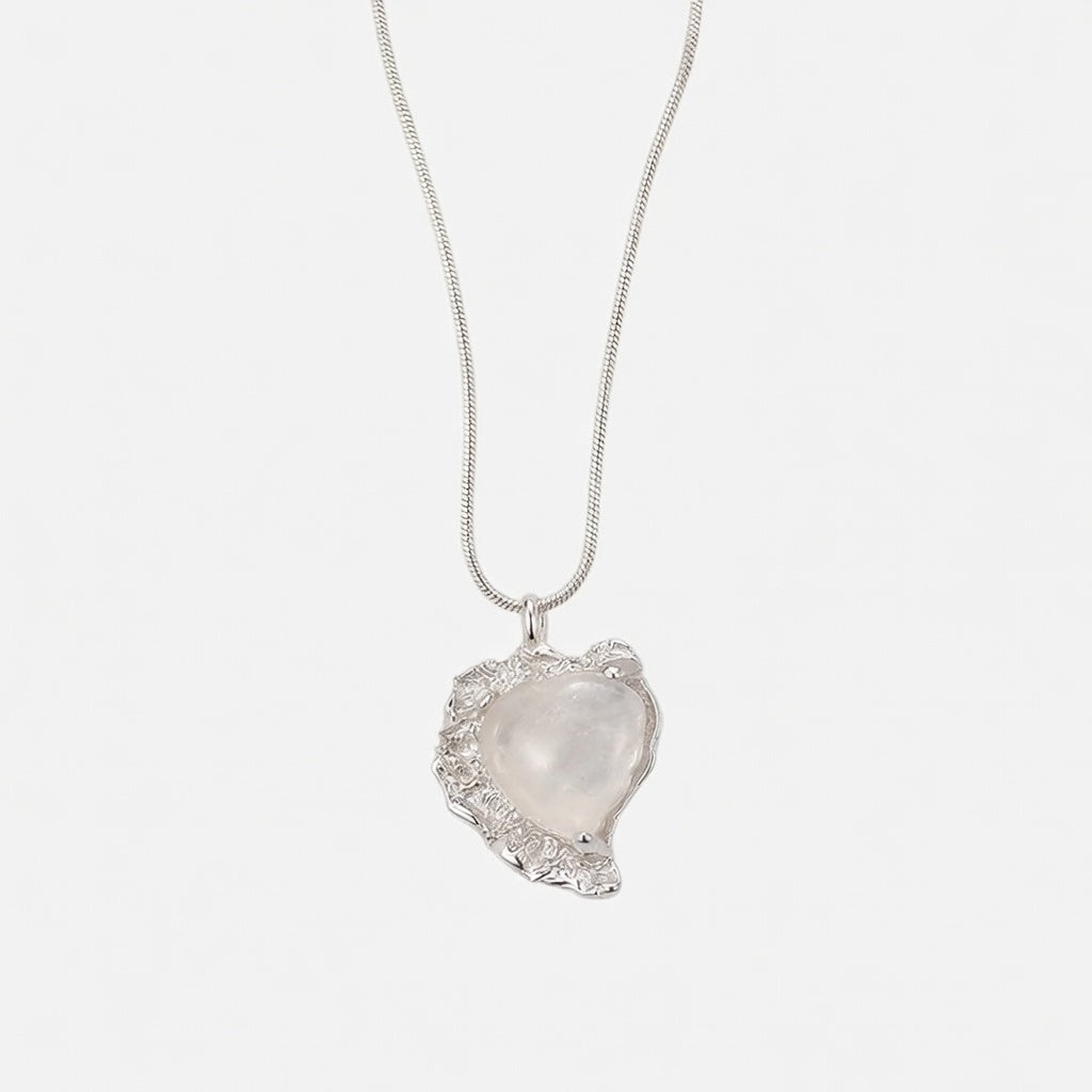 925 sterling silver snake chain necklace with heart-shaped agate pendant in ornate frame