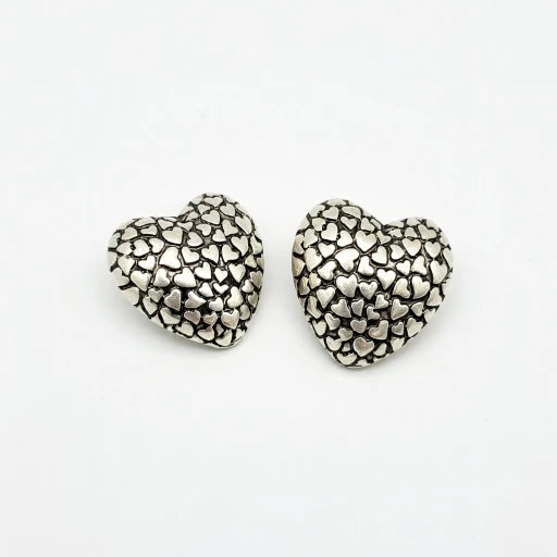 Heart stud earrings with vintage speckled pattern, dark silver tone